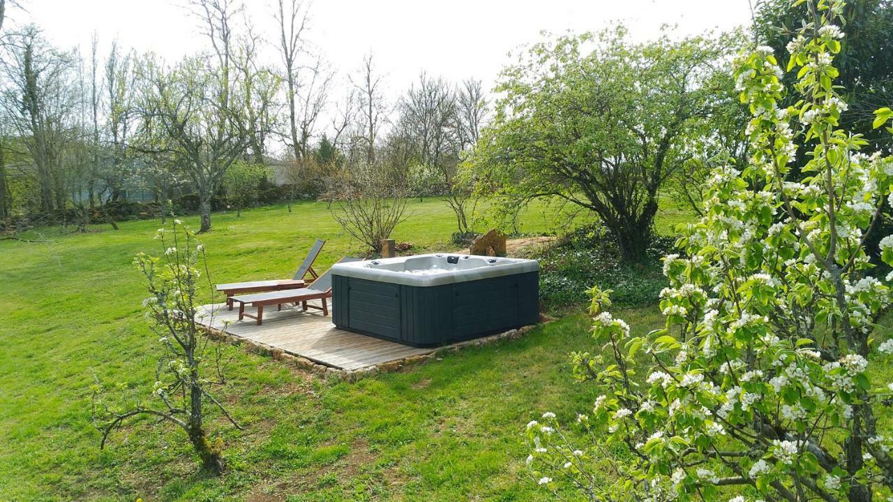 Jardin Des Sens, La Rente D'Eguilly Bed & Breakfast Exterior photo